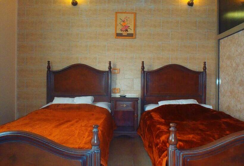 اتاق استاندارد با چشم‌انداز دریا, Fouad