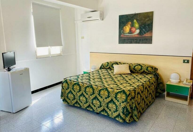 スタンダードルーム, Franco Il Conte