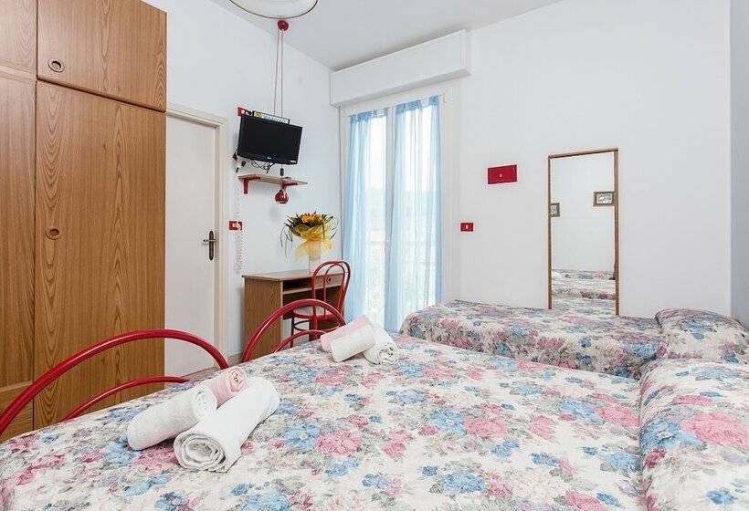 4인용 스탠다드 룸, Holiday