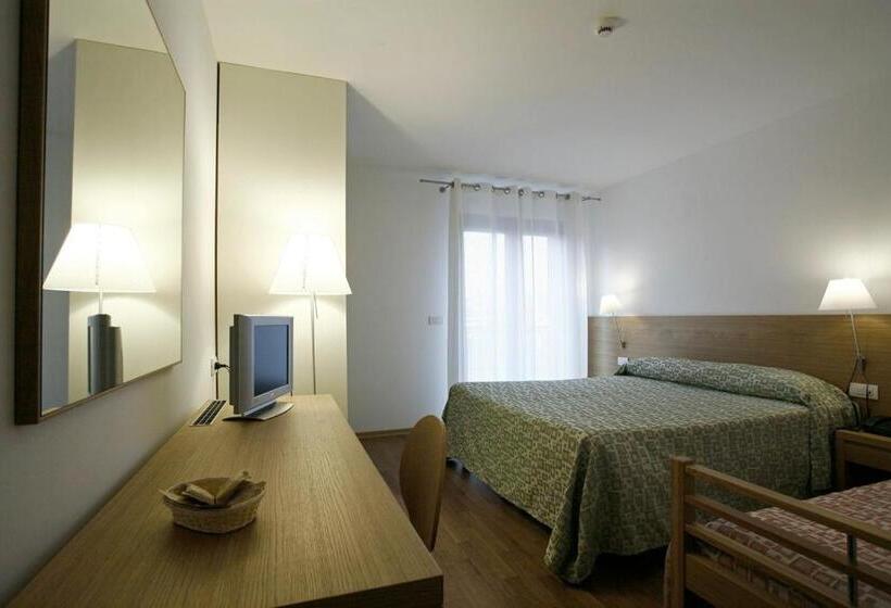 Трехместный Номер Стандарт с Балконом, Lacroma Bio Hotel & Apartments