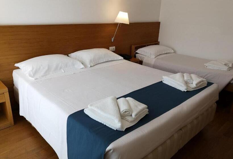 Трехместный Номер Стандарт с Балконом, Lacroma Bio Hotel & Apartments