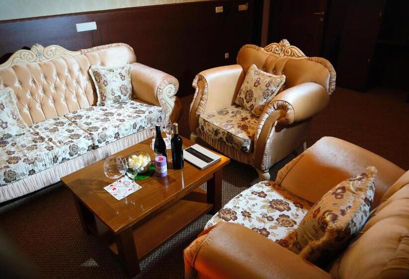 سوئیت با تخت بزرگ, Ok