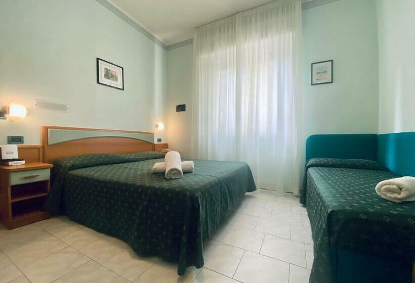 Номер Стандарт Трехместный, Villa Grazia