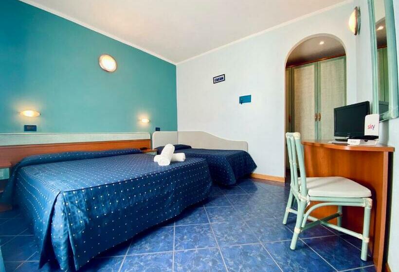 스탠다드 트리플 룸, Villa Grazia