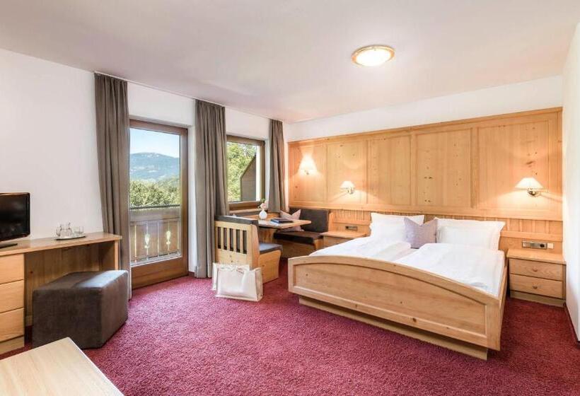 חדר קומפורט, Weisses Rössl   Cavallino Bianco