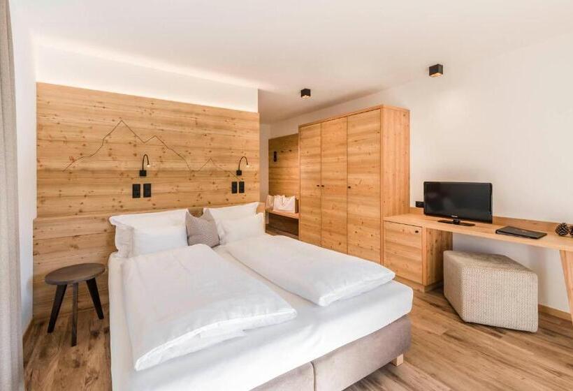 חדר קומפורט, Weisses Rössl   Cavallino Bianco