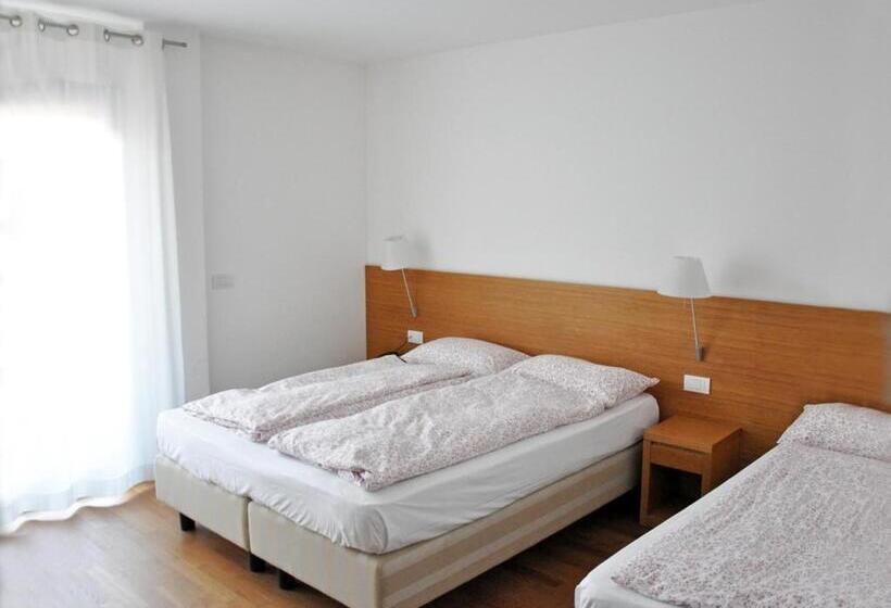 Трехместный Номер Стандарт с Балконом, Lacroma Bio Hotel & Apartments