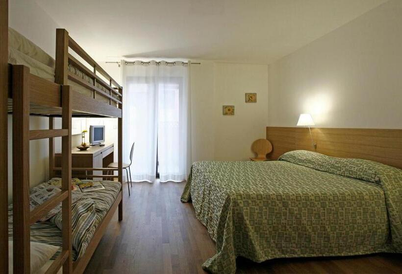 Четырехместный Номер Стандарт с Балконом, Lacroma Bio Hotel & Apartments