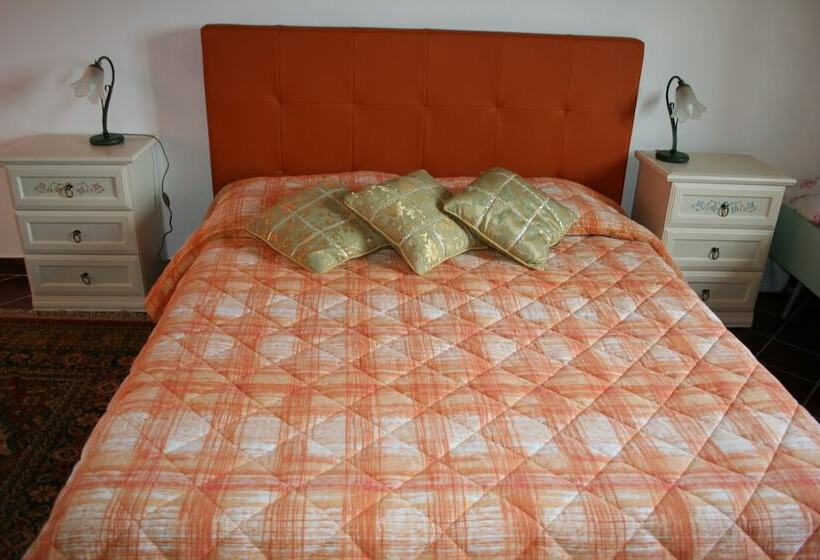 带泳池的标准三人间, B&b Baglio Degli Ulivi