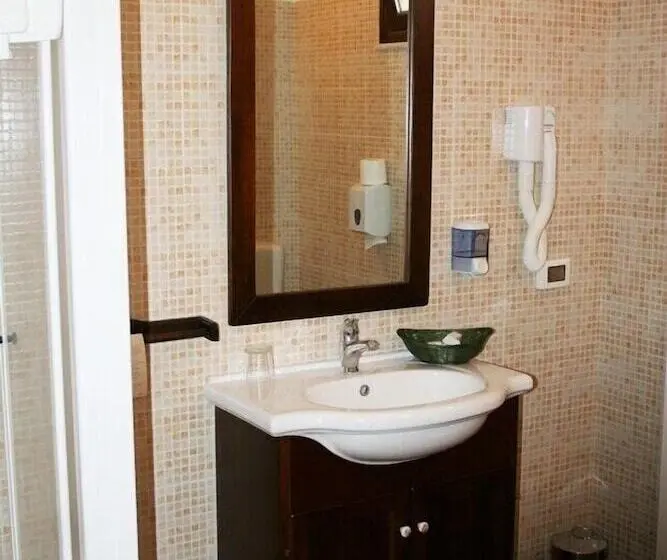 プールの見えるスタンダードトリプルルーム, B&b Baglio Degli Ulivi