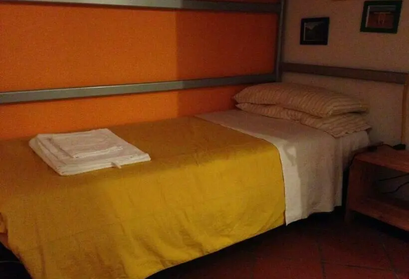 スタンダードトリプルルーム, B&b Come A Casa