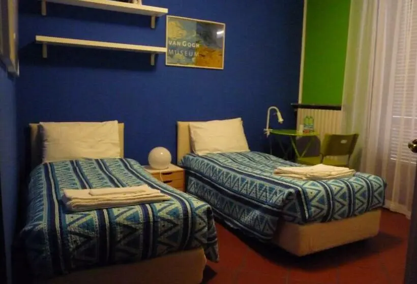 スタンダードトリプルルーム, B&b Come A Casa