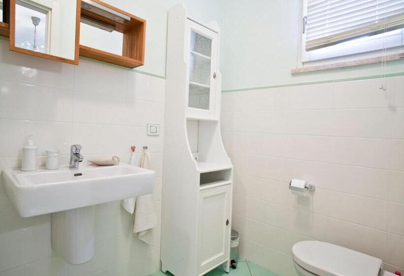 スタンダードルーム, B&b Mama Rò