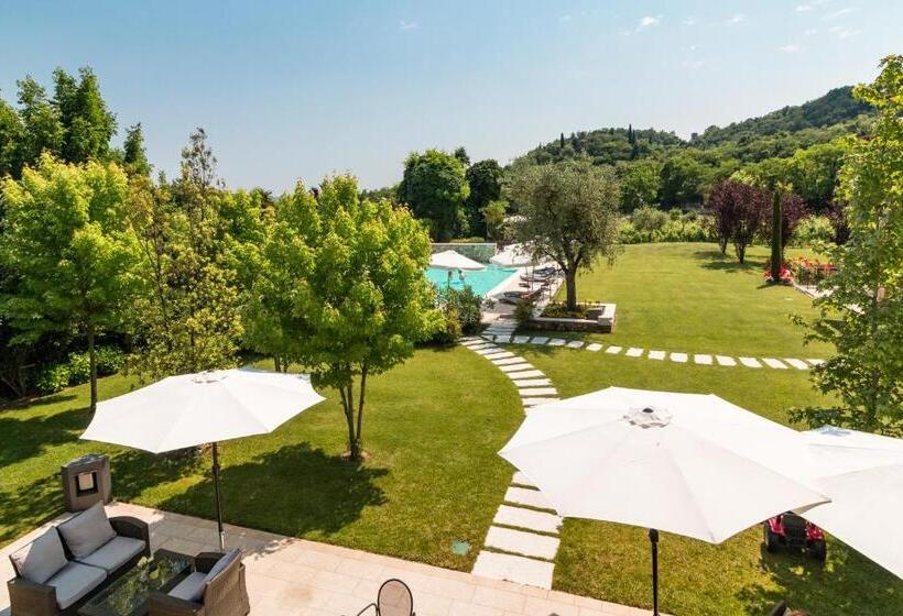 غرفة قياسية مطلّة علي حمام السباحة, Agriturismo Corte Aurea