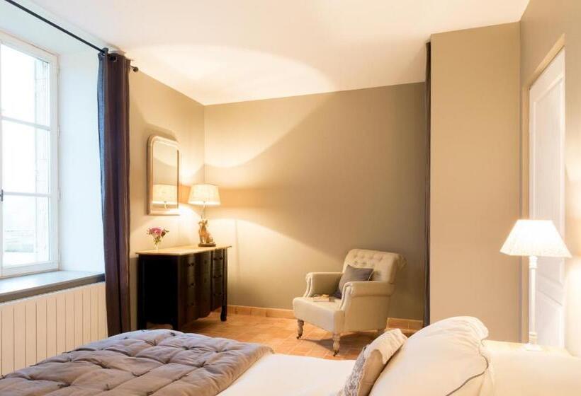 Номер Стандарт, Château De Pierreclos