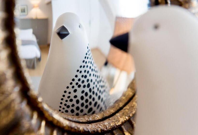 Номер Стандарт, Château De Pierreclos