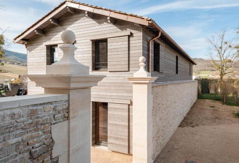 Номер Стандарт, Château De Pierreclos