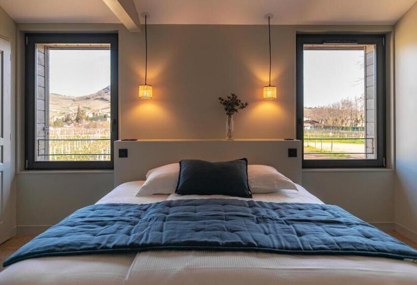 Номер Стандарт, Château De Pierreclos