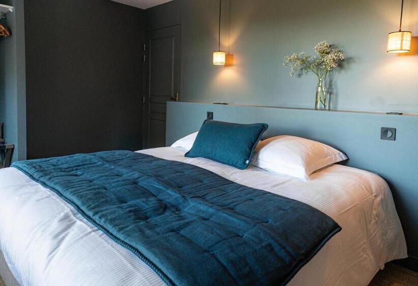 Номер Стандарт, Château De Pierreclos