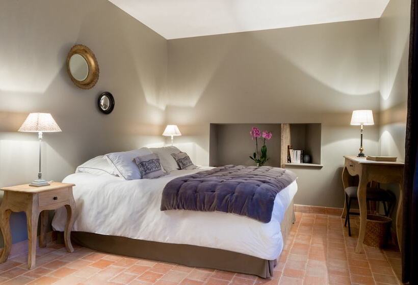 Номер Стандарт, Château De Pierreclos