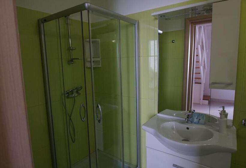 חדר סטנדרט לארבעה, Il Giardino Del Tiglio