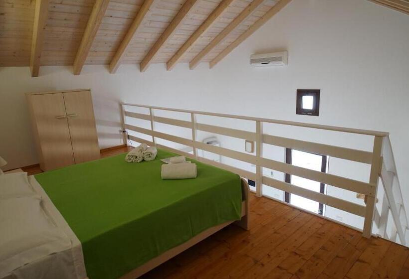 חדר סטנדרט לארבעה, Il Giardino Del Tiglio