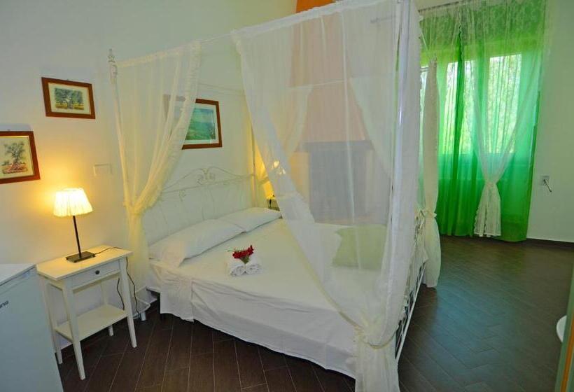 Полулюкс Одноместный с Террасой, Villa Magnolia