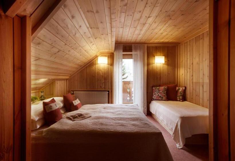 اتاق استاندارد سه نفره, Berghotel Ladinia