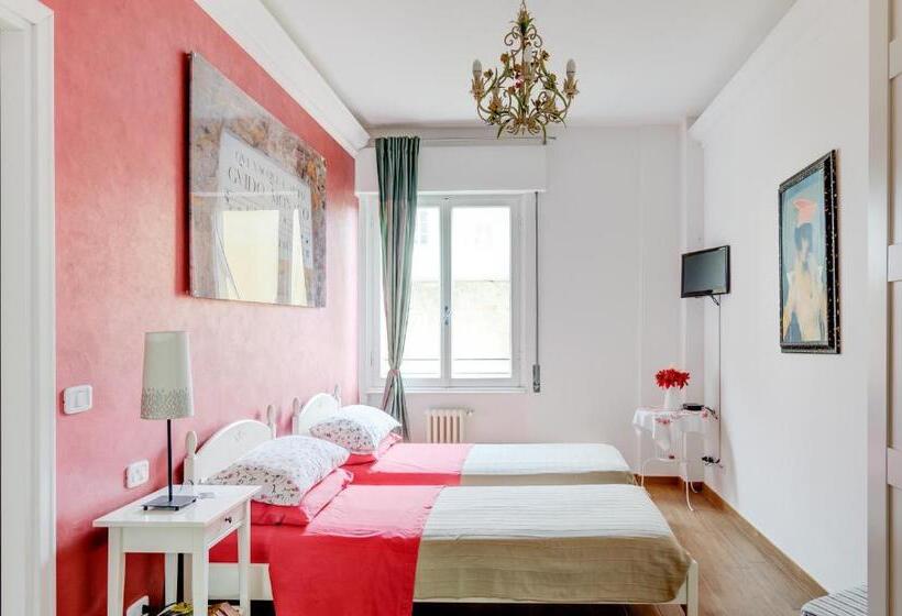 اتاق استاندارد سه نفره, Cento Passi Dal Duomo B&b