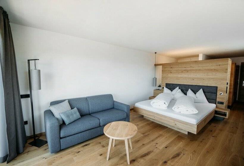 Номер Стандарт Вид на Горы, Am Hang