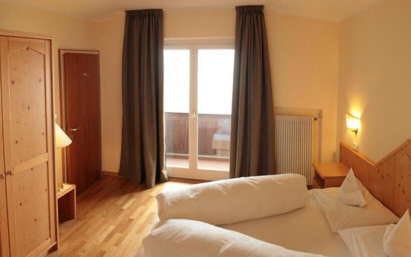 Family Suite, Am Hang