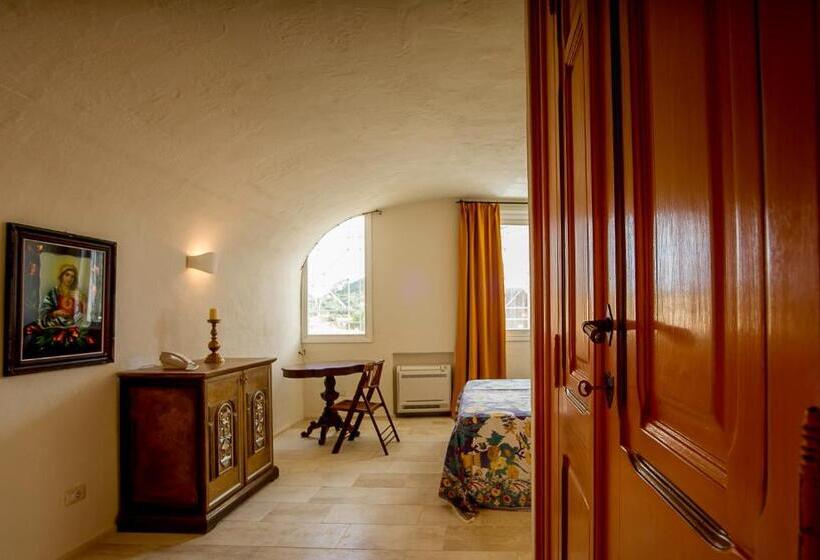 غرفة قياسية ثلاثية, Antica Dimora La Corona