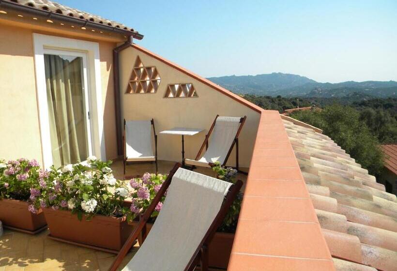 غرفة قياسية مزوَّدة بتراس, Antica Dimora La Corona