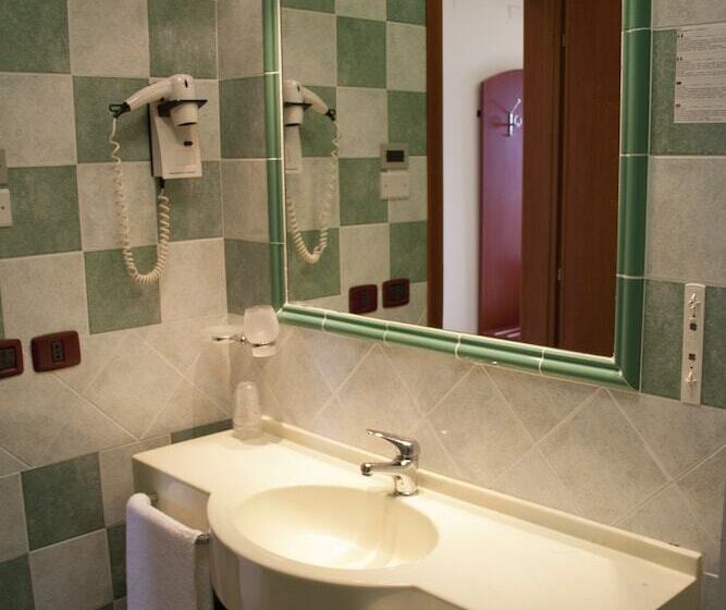 Трехместный Номер Стандарт с Балконом, Felix