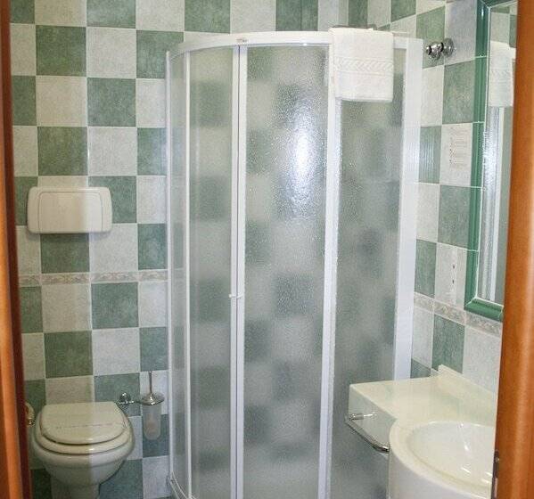 Трехместный Номер Стандарт с Балконом, Felix