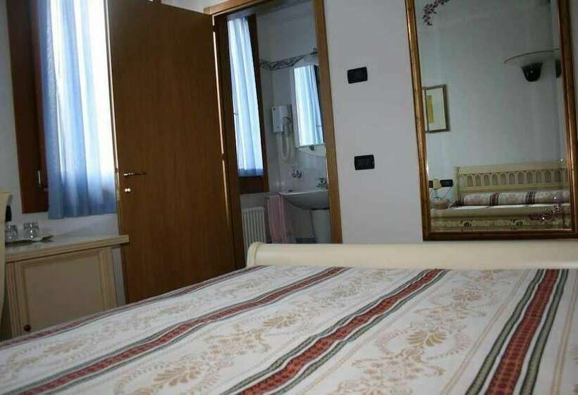 חדר סטנדרט יחיד, Ristorante La Rua