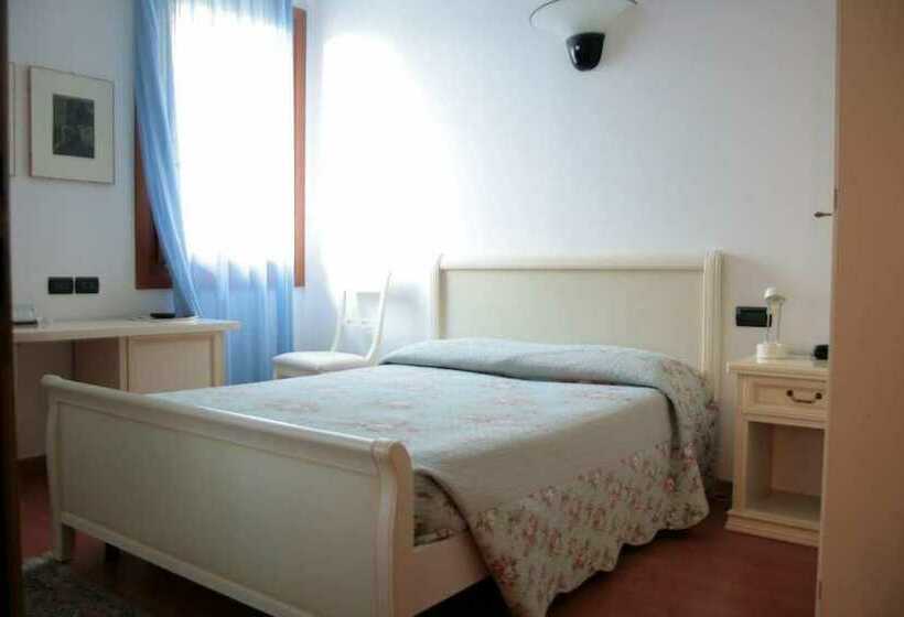 חדר סטנדרט יחיד, Ristorante La Rua