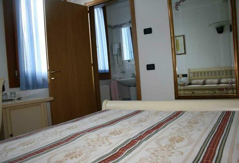 חדר סטנדרט, Ristorante La Rua