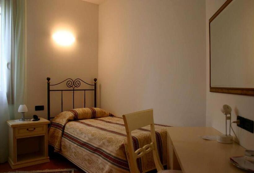 חדר סטנדרט יחיד, Ristorante La Rua