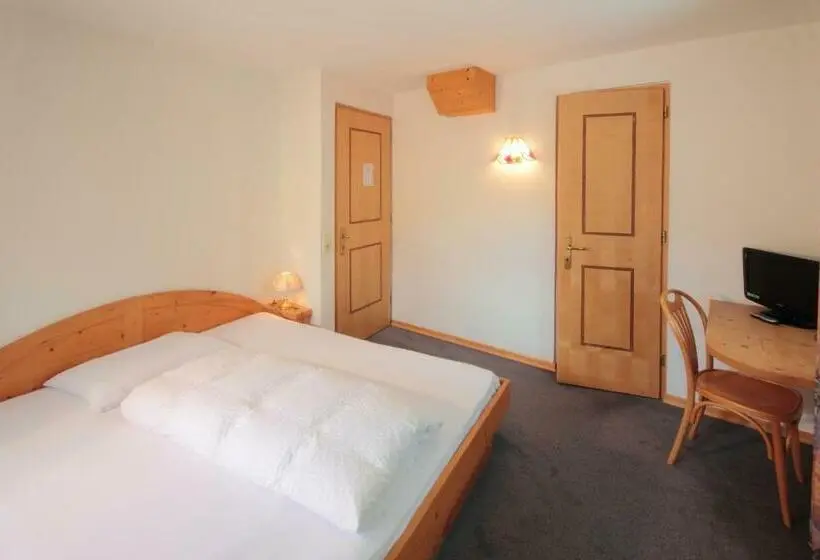 Standard Yhden Hengen Huone, Pension & Residence Astoria