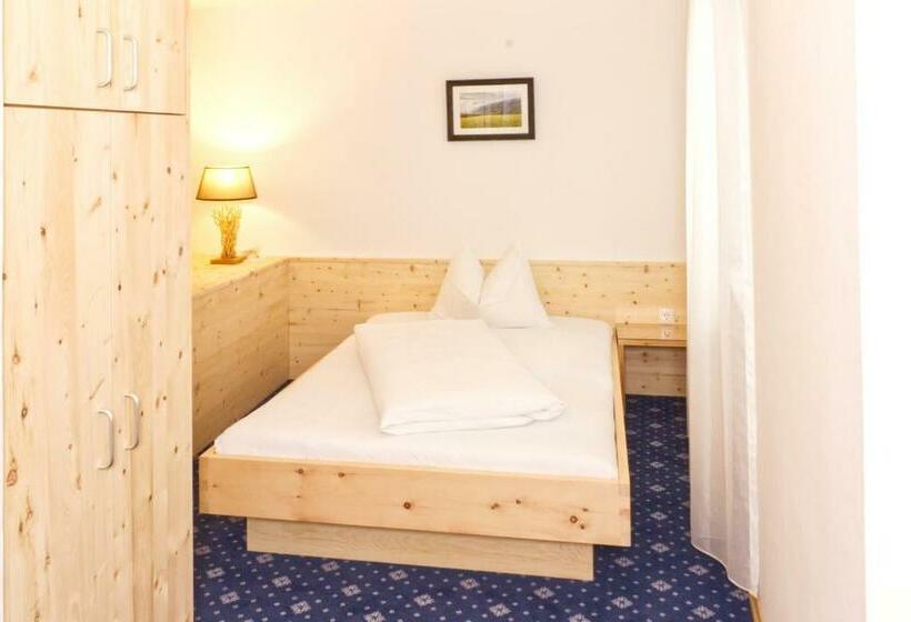 חדר סטנדרט יחיד, Pension & Residence Astoria