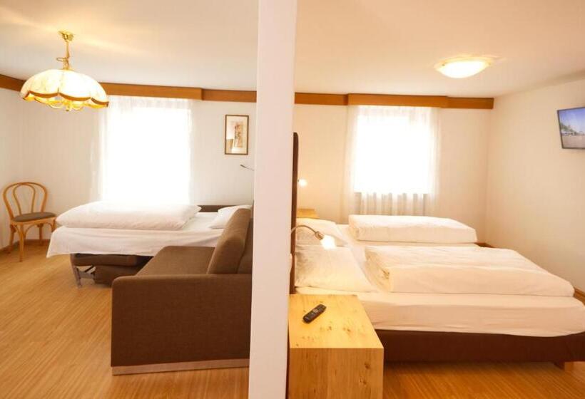 חדר סטנדרט לשלושה, Pension & Residence Astoria