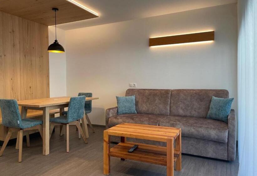 דירת שני חדרים, Pension & Residence Astoria