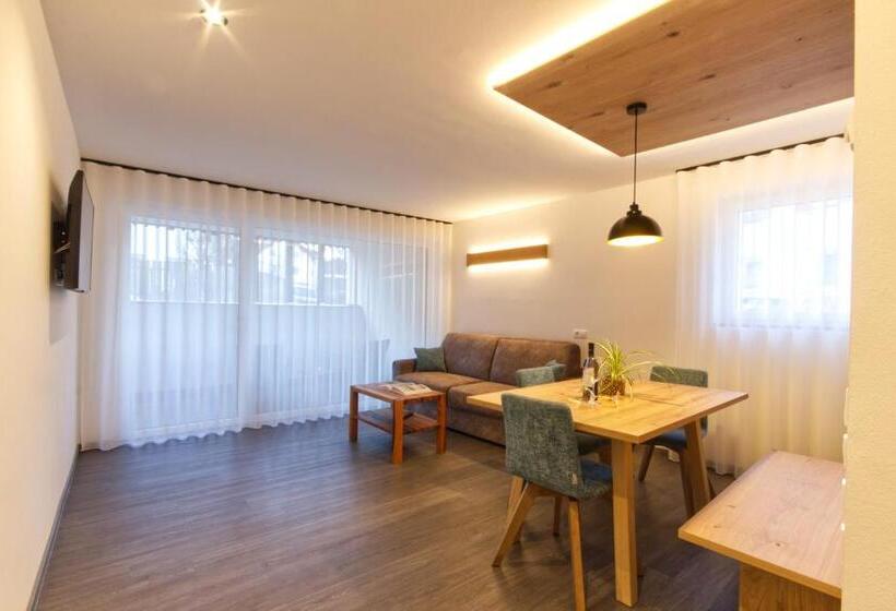 דירת חדר, Pension & Residence Astoria