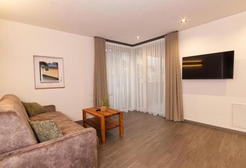 דירת שני חדרים, Pension & Residence Astoria