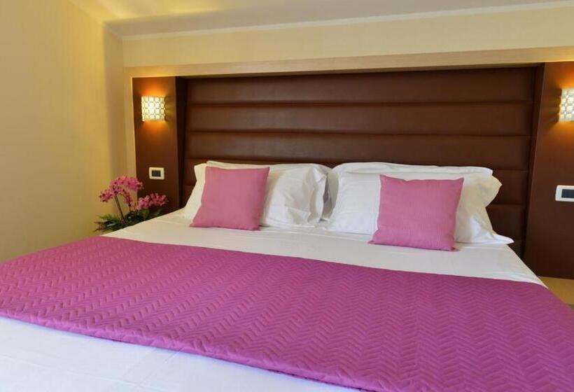 高级大房间, Rosignano