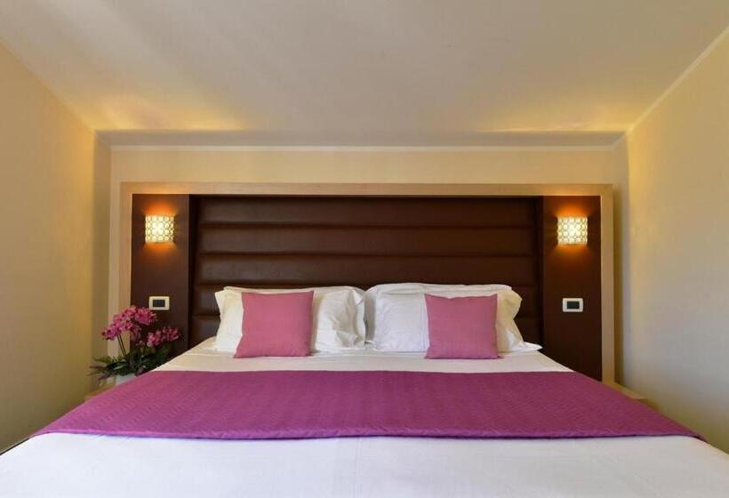 高级大房间, Rosignano