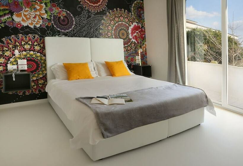 Классический Номер, Royal Paestum