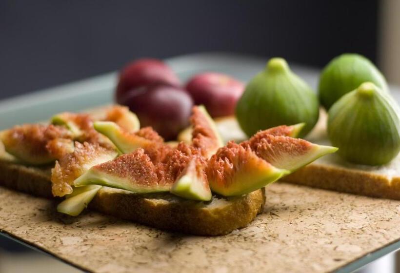 Классический Номер, Royal Paestum