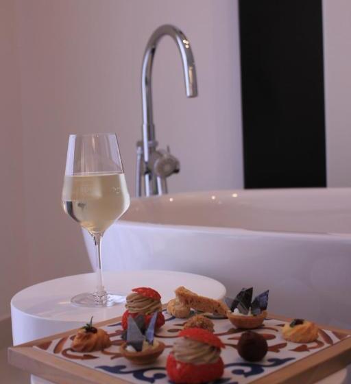 Королевский Люкс, Royal Paestum